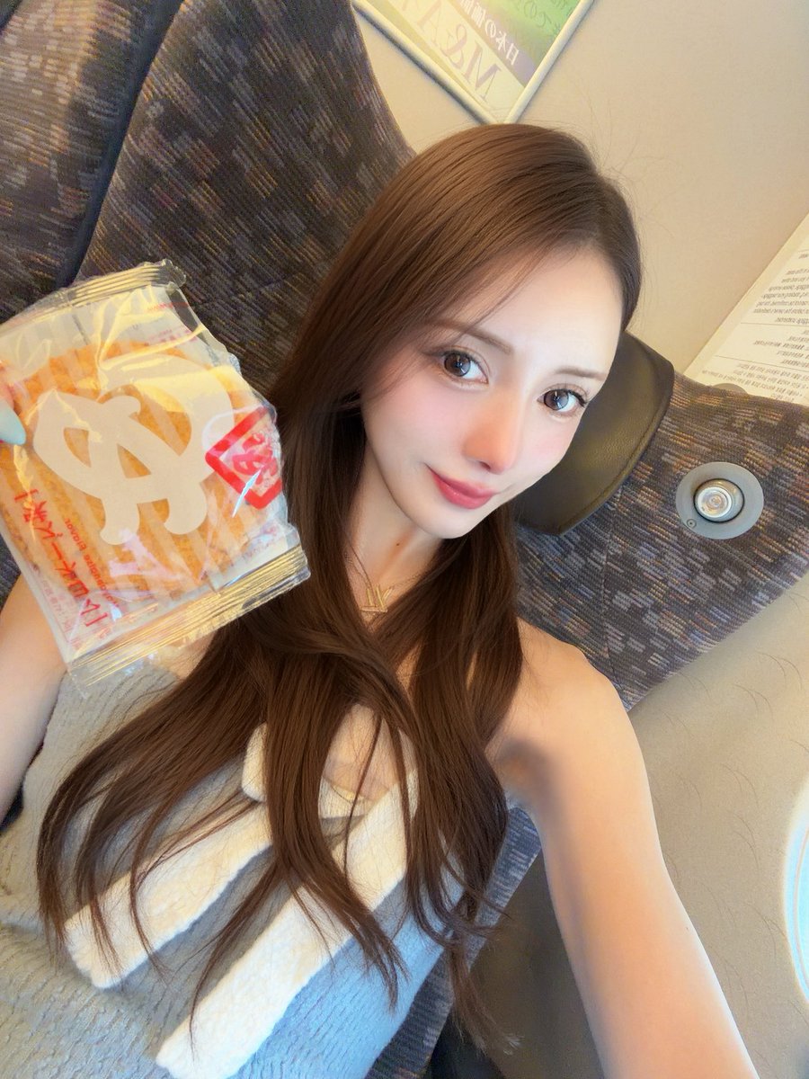 karina8_24's tweet photo. 📢お知らせ🐰
⟡.──────────── .⟡
明日7月11日（土）は
#メガフェイス880博多本店 様に
実践来店します🎰️️
⟡.──────────── .⟡

とってもお久しぶりの店舗様♩⟡
さらに🆕新台入替後、初めての週末🥰
いつも店内は賑わってるイメージなので
もう今からとっても楽しみなのです😽️🩷

お時間ある方はぜひ遊びに来てね(*´꒳`*)
土曜日一緒に楽しみましょう️🫶🏻

#PR