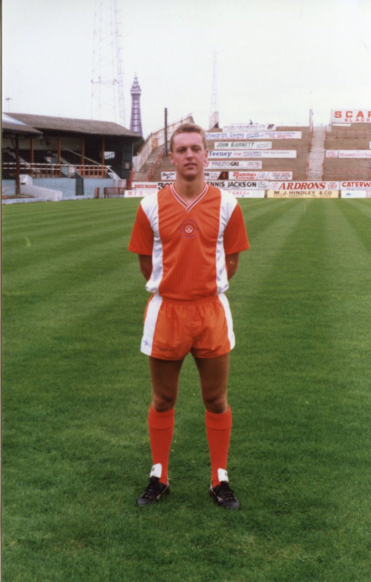 BFC_ExPlayers's tweet photo. Happy 56th Birthday today to former Pool striker .... Simon Rooney
Hope you have a great day Simon !
😀🎂🍻⚽️🥅🍊
#Roons https://t.co/7g6CEuQO0y
