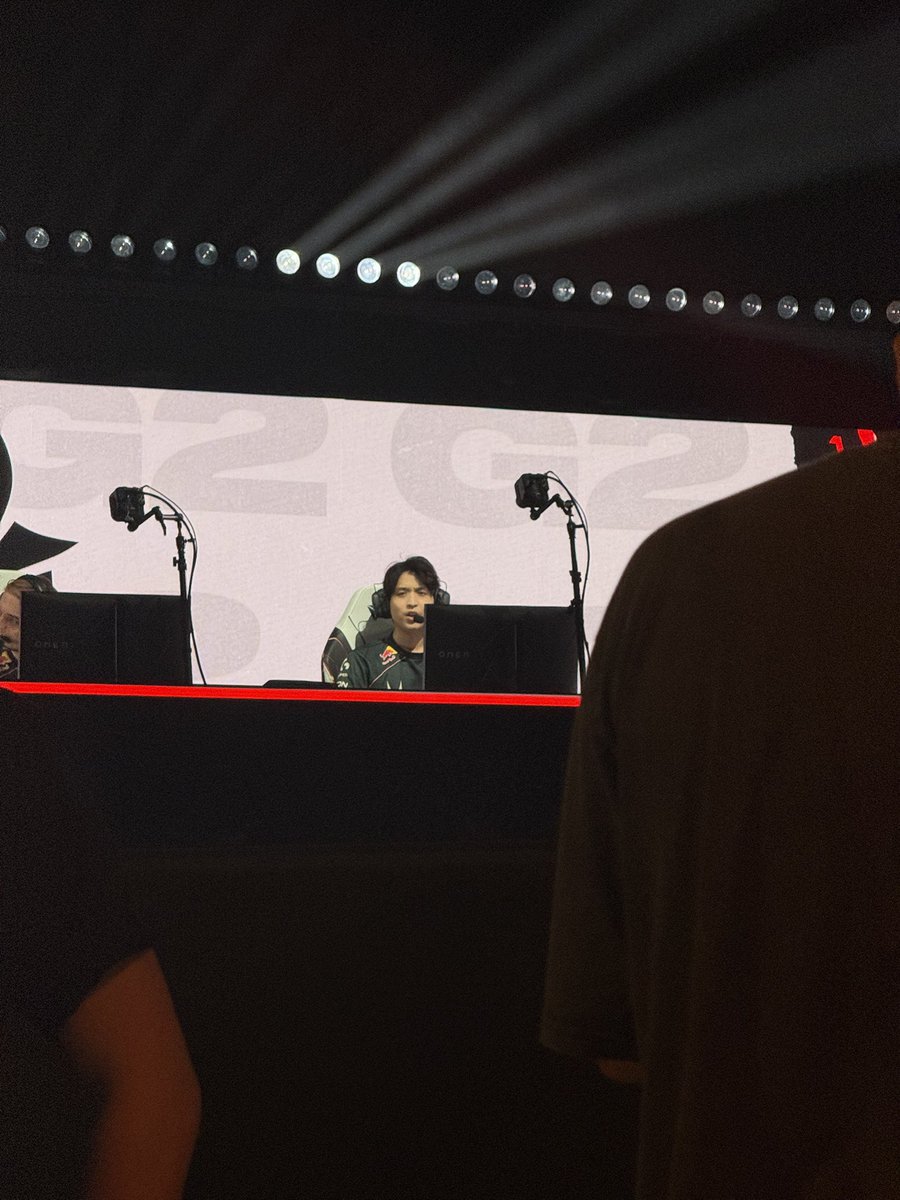 unknown3_1118's tweet photo. best seat https://t.co/RrcEGSpgch