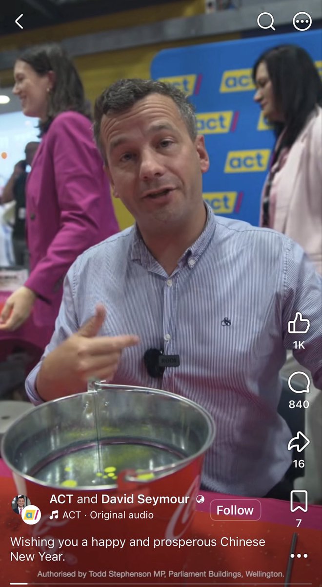Tiare_MP's tweet photo. Compare David Seymour’s Matariki and Chinese New Year messages.

Chinese New Year: a video fully in Mandarin and with a full understanding of the holiday.

Matariki: a cheap joke implining that no one really celebrates it 

This man is a anti-Māori racist that hates New Zealand. https://t.co/CrpeEyp1jH
