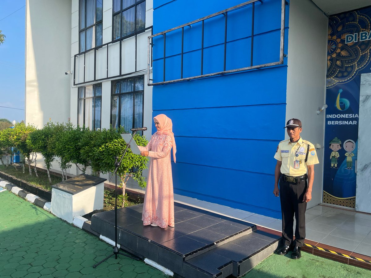bnnktpi's tweet photo. 🇮🇩 Mengawali hari dengan disiplin dan semangat pengabdian.

Pelaksanaan Apel Pagi BNN Kota Tanjungpinang dipimpin oleh Katim Dayamas, Susi Lisdawati, S.Kep, dan di ikuti oleh pegawai BNN Kota Tanjungpinang ✊🏻
#BnnkTanjungpinang
#BNN kota Tanjungpinang
#WaronDrugsForHum https://t.co/CIH30qJuhx