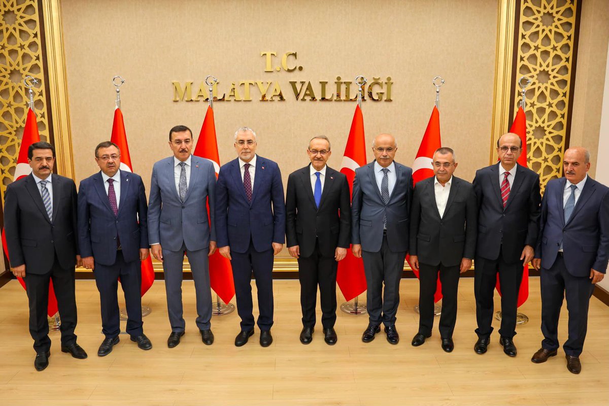 AliBakantr's tweet photo. 📍Malatya Valiliği

Çalışma ve Sosyal Güvenlik Bakanımız Sayın Prof. Dr. Vedat Işıkhan (@isikhanvedat) ile birlikte Malatya Valimiz Sayın Seddar Yavuz’u (@SeddarYavuz) ziyaret ettik. https://t.co/yOlB8D7SEJ