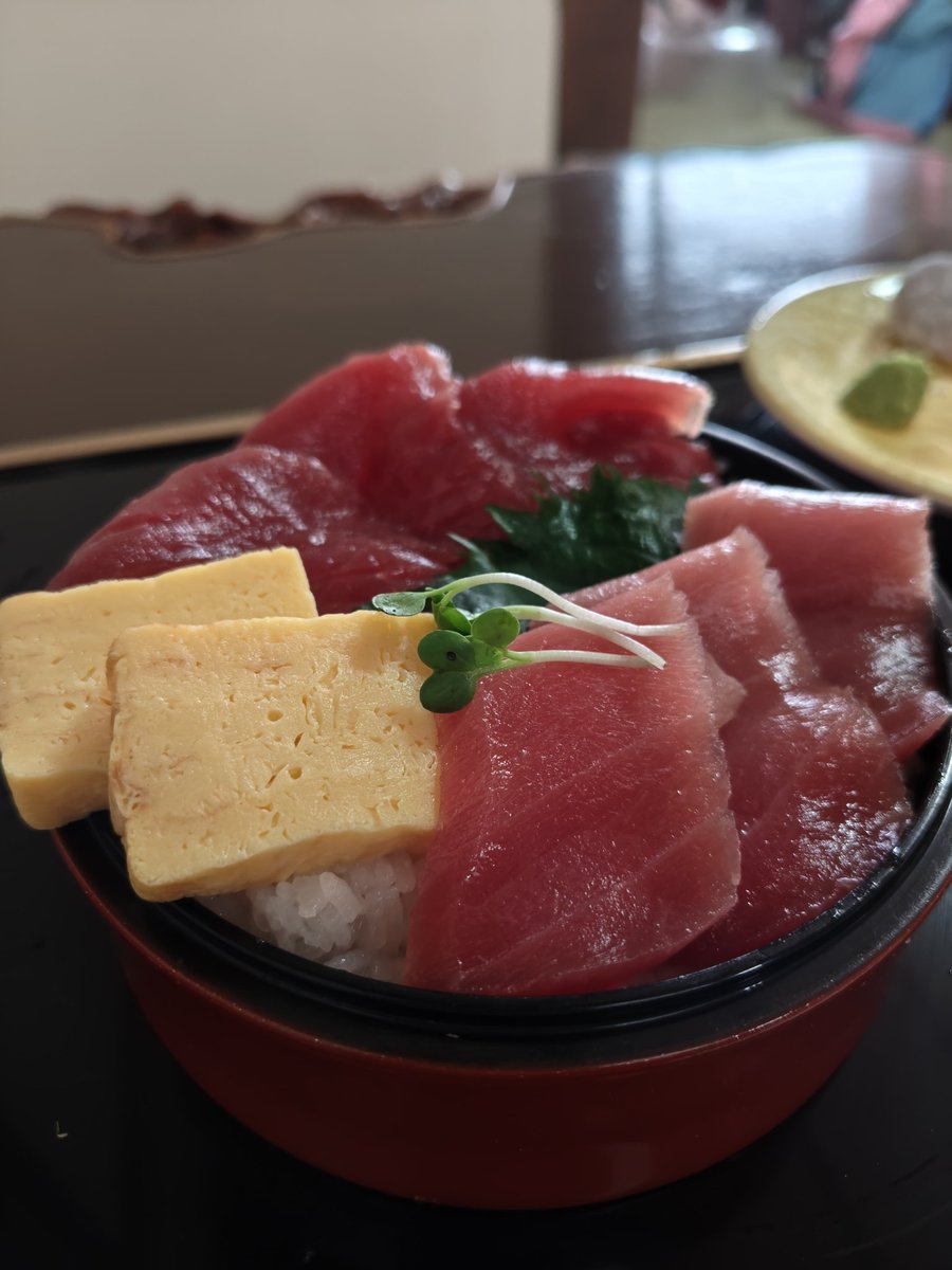fururi555's tweet photo. 遅めのお昼は海鮮丼🐟️ https://t.co/F1pITXjuw5