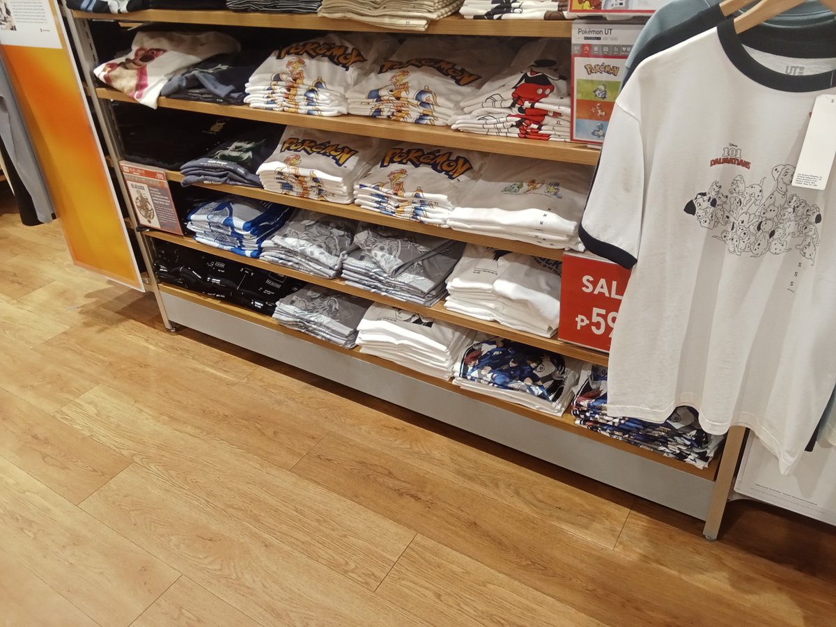 _starryglazelle's tweet photo. ... Oh. There it is.

I suppose they brought on ten more displayed stocks for Kaiser's blue shirt today 👀💙🌹

And probably... hmmm...
Only one way to find out then.

👀😮‍💨 https://t.co/TjFSJz0dXe