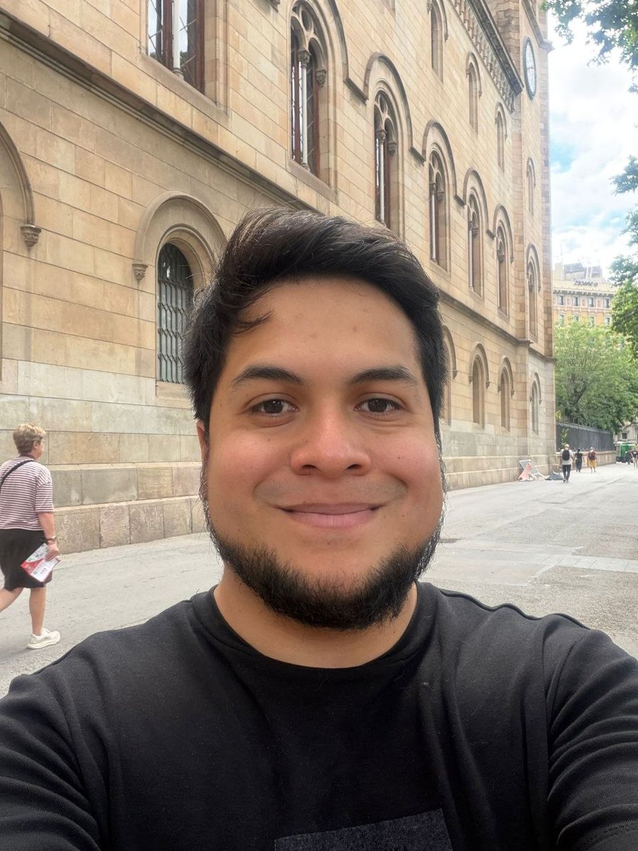 CAL_cat's tweet photo. Demà a les 12 h, a @sants3radio, podreu escoltar l'entrevista a en Rodrigo Hernández, nascut a Mèxic. 

🔹Ens parlarà sobre el seu aprenentatge del català, els seus estudis i l'interès que hi ha a la seva terra per la llengua catalana. 

Us hi esperem!

@secretariat_shb https://t.co/nLiC6qgET8