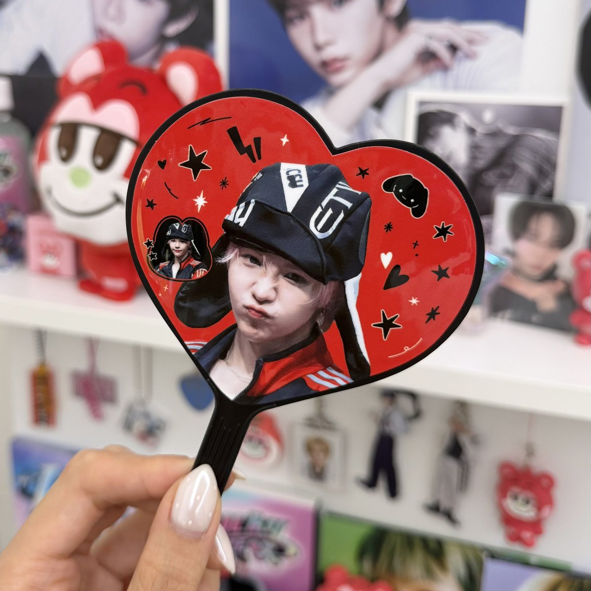 saenzzang's tweet photo. yaaaareu…❤️🖤 https://t.co/3j92qBR676