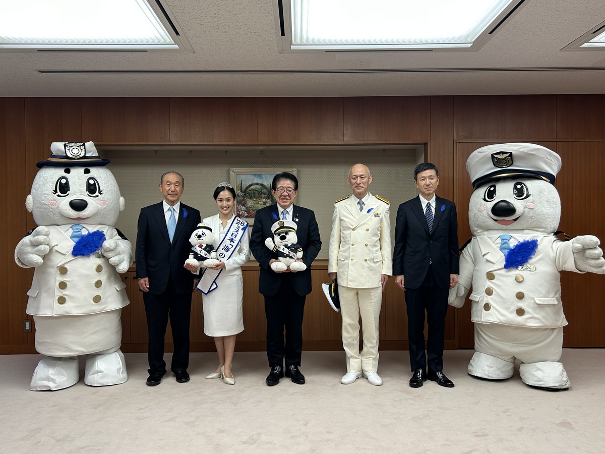 JCG_koho's tweet photo. 7月9日金子国土交通大臣及び瀬口長官は、#2026ミス日本 「海の日」 #野口絵子 さん 、日本水難救済会相原力会長等による表敬訪問を受けました。
日本水難救済会は7月と8月を「青い羽根募金強調運動期間」と定め、重点的に募金活動を展開しており、 #海上保安庁 も同活動に協力しています。 #青い羽根 https://t.co/ORBO1eOUm9