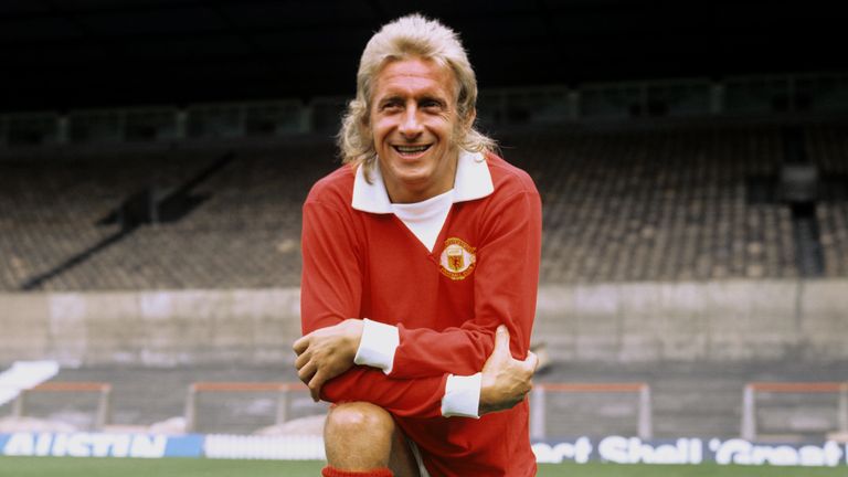Footballtweet's tweet photo. 📆 On this day, in 1962, Manchester United signed Denis Law from Torino for £115,000.

Law's transfer marked the first six-figure transfer in British football history. https://t.co/3poZ6AkJHL