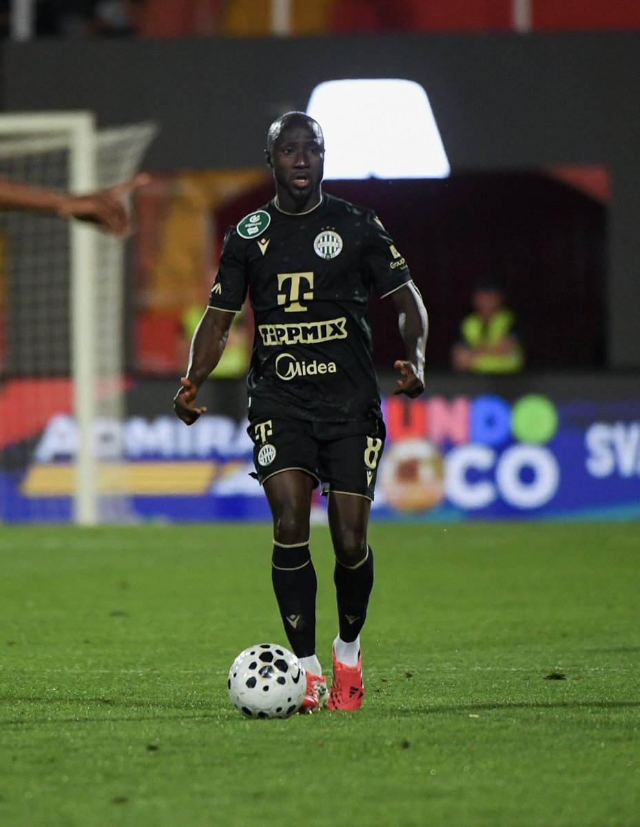 FOOT_224's tweet photo. ๐จAu tour prรฉliminaire de lโEuropa League, Naby Keita a guidรฉ son club vers une victoire prรฉcieuse en Serbie face ร Vojvodina.
Titulaire et auteur de 90 mn, le milieu guinรฉen a fait basculer le match en dรฉlivrant une passe lumineuse pour le but de la victoire 1-2.
#FOOT224 https://t.co/V9P71nvArE