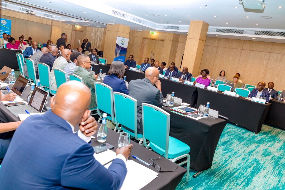RwandaOmbudsman's tweet photo. 🚨BIRI KUBA🚨

I Kigali,hateraniye inama nyunguranabitekerezo yiga ku ngamba zo gukumira no kurwanya ruswa no kuzinoza kurushaho himakazwa ubunyangamugayo mu rugendo rwo gushyigikira  ibikorwa byo kurwanya ruswa muri Afurika . Iyi nama iri kuba mu rwego rwo kwizihiza Umunsi Nyafurika wo kurwanya ruswa,uba buri mwaka Itariki 11 Nyakanga 2026 nkuko insanganyamatsiko y’uyu mwaka ibivuga “Scaling Up the Promotion of Integrity and Anti-Corruption Actions Across Africa.”#AfricanAntiCorruptionDay

🚨HAPPENING NOW🚨

National Conference on African Anti-Corruption Day 2026 is underway in Kigali, bringing together Government Institutions, Civil Society Organizations, media practitioners, the private sector, and different stakeholders to discuss strategies for preventing, combating, and further strengthening anti-corruption efforts through the promotion of integrity. The conference is part of the celebration of the 2026 African Anti-Corruption Day, observed annually on 11 July, under this year's theme: "Scaling Up the Promotion of Integrity and Anti-Corruption Actions Across Africa."#AfricanAntiCorruptionDay