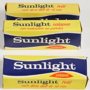 River_x2__'s tweet photo. Yhdessä postauksessa kyseltiin mikä saippuamerkki on jo unohtunut ja se johti muistoon, jossa Sunlight oli saippua millä miehet pesivät kädet sisälle tullessaan ja naisväellä oli Oil of Uley ja vieraille oli oma hieno vierassaippuansa ja vieraspyyhkeet oli erikseen. #nostalgia https://t.co/uxm8orG2Be