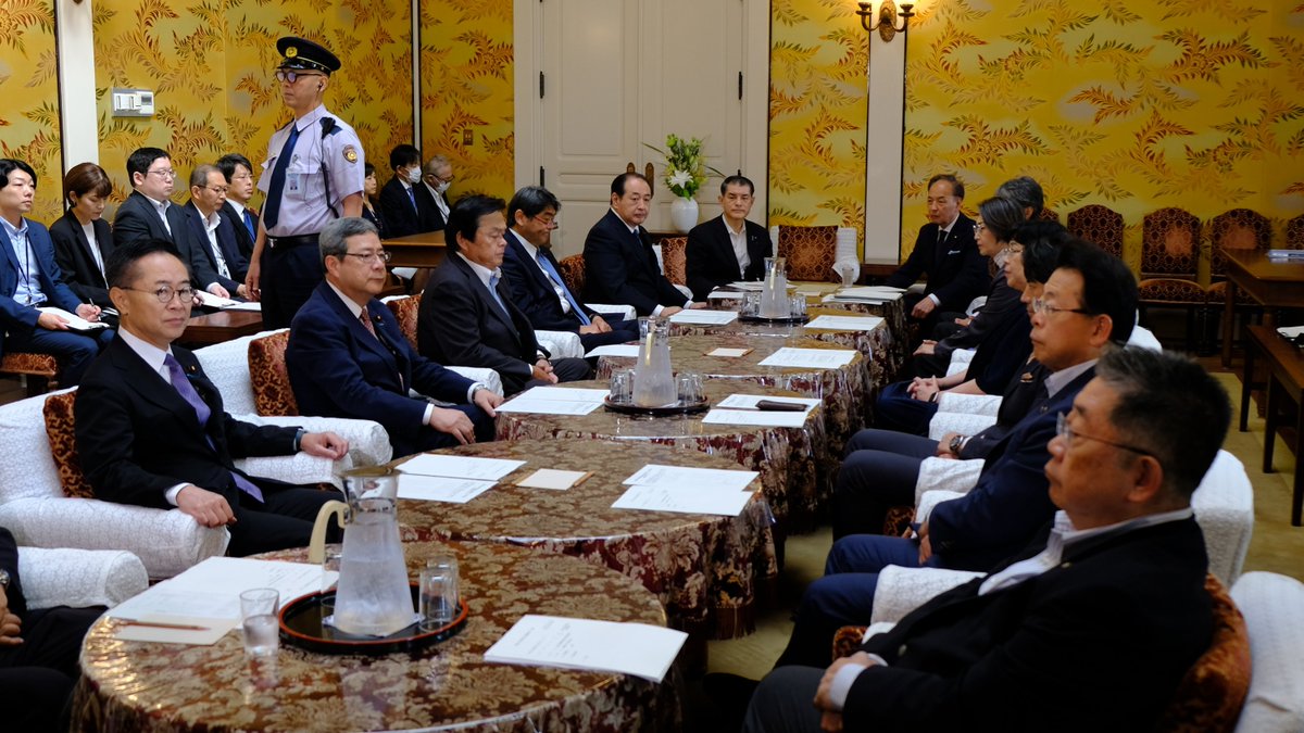 minorikawa_nobu's tweet photo. 国家基本政策委員会（党首討論）の衆参両院合同幹事会に出席しました。党首討論は、来週15日15時から開催される予定です。
#御法川信英 #党首討論 https://t.co/BOUCmryM0M