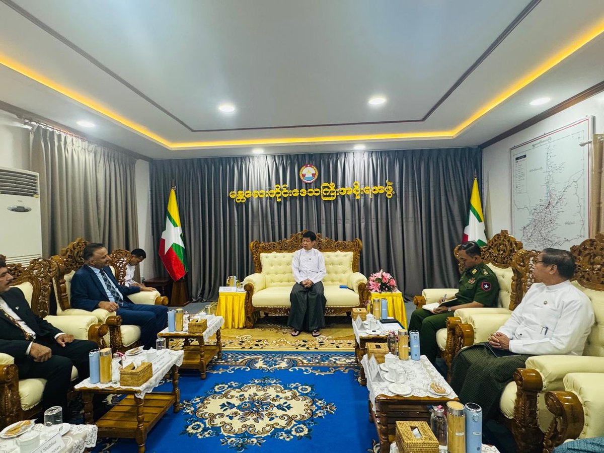 PakinYangon's tweet photo. Ambassador Tariq Karim met the Chief Minister of the Mandalay Region,U Myo Aung, at his office in Mandalay and discussed enhancing 🇵🇰-🇲🇲 ties,with a focus on the Mandalay Region. Discussions included trade and the economy,capacity building,religious tourism,and P2P contacts. https://t.co/TRSfCk5lhc