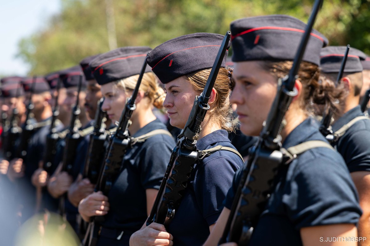 PompiersParis's tweet photo. [#14Juillet]

Le pas est accordé, l’alignement respecté et les tenues vérifiées,

Ultime ligne droite avant mardi prochain ! https://t.co/4oGj3SBcf7