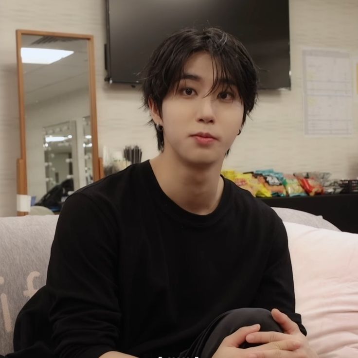 quokka_cheeks8's tweet photo. ⋆｡°✩day 3 looking for moots ✩°｡⋆

Me:
♡ Qiqi 
♡ 19 | she/her
♡ Ham and Innie biased
♡ reading fics, drawing 
♡ yapping over Skz
♡ active 
♡ skz ult
♡ 16- dni 

♡/↻ if you want to be moots! ^-^
DM are always open :)
#stantwt #staytwt #straykids #skz #moothunting https://t.co/nFVVck3tje