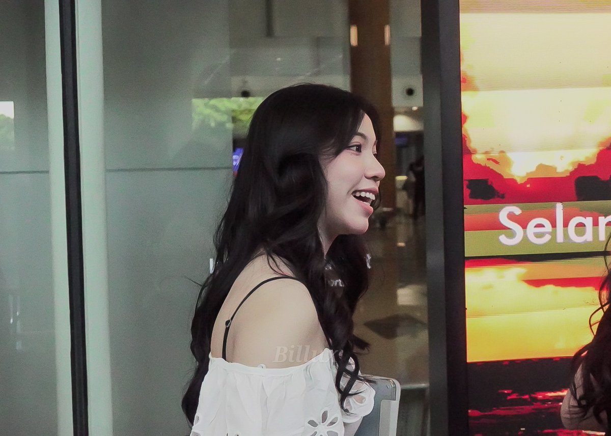 nurdisyah's tweet photo. kesayangan @Aralie_JKT48 
10072026
#JKT48AirPortFashion https://t.co/LcOVYi5s78