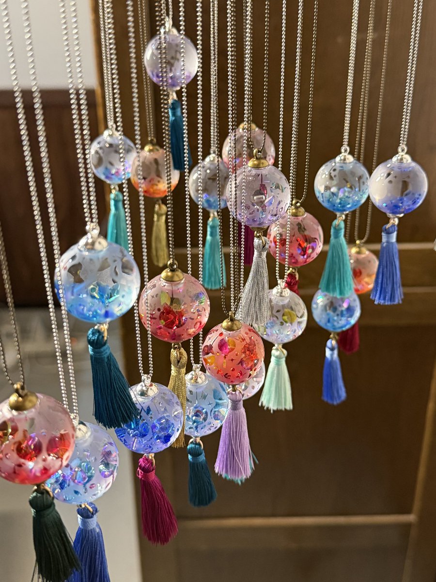nekomata22's tweet photo. 今回台風て行けなかった台湾用に作ったガラスドームたち。せめてここで…見ていって…。
7/20からのキャラメルミュージアムには出展できそうです。 https://t.co/2v52mbd502