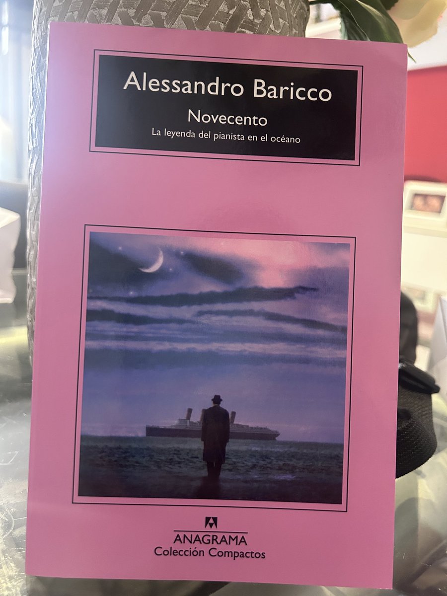 Entrelibr05's tweet photo. Me tiene completamente conquistado. Después de Océano mar, he leído su "pequeña" obra Novecento. Creo que esta  breve novela complementa perfectamente a Océano mar. 
📚📚📚

@AnagramaEditor 
#lectura 
#libros 
#AlessandroBaricco
#queleer https://t.co/oRRJodOfW0