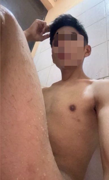 dorukbhot's tweet photo. Terminando la ducha #hot #sex #photo https://t.co/D117HH0djA