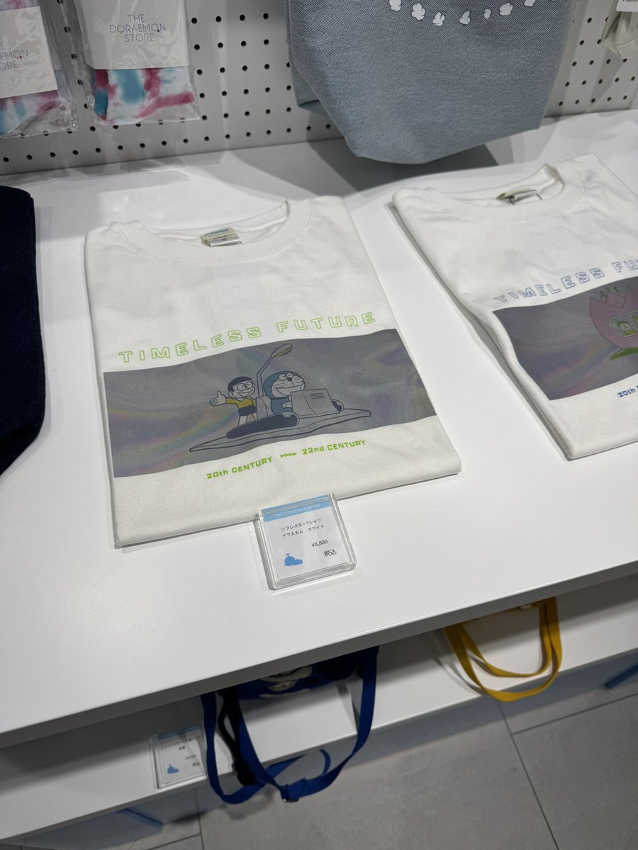 G3_777's tweet photo. ついでにドラえもんストアにも行ってみる。
Tシャツが1万円前後という価格設定を見てそそくさと退散 https://t.co/OLUScgm4Do