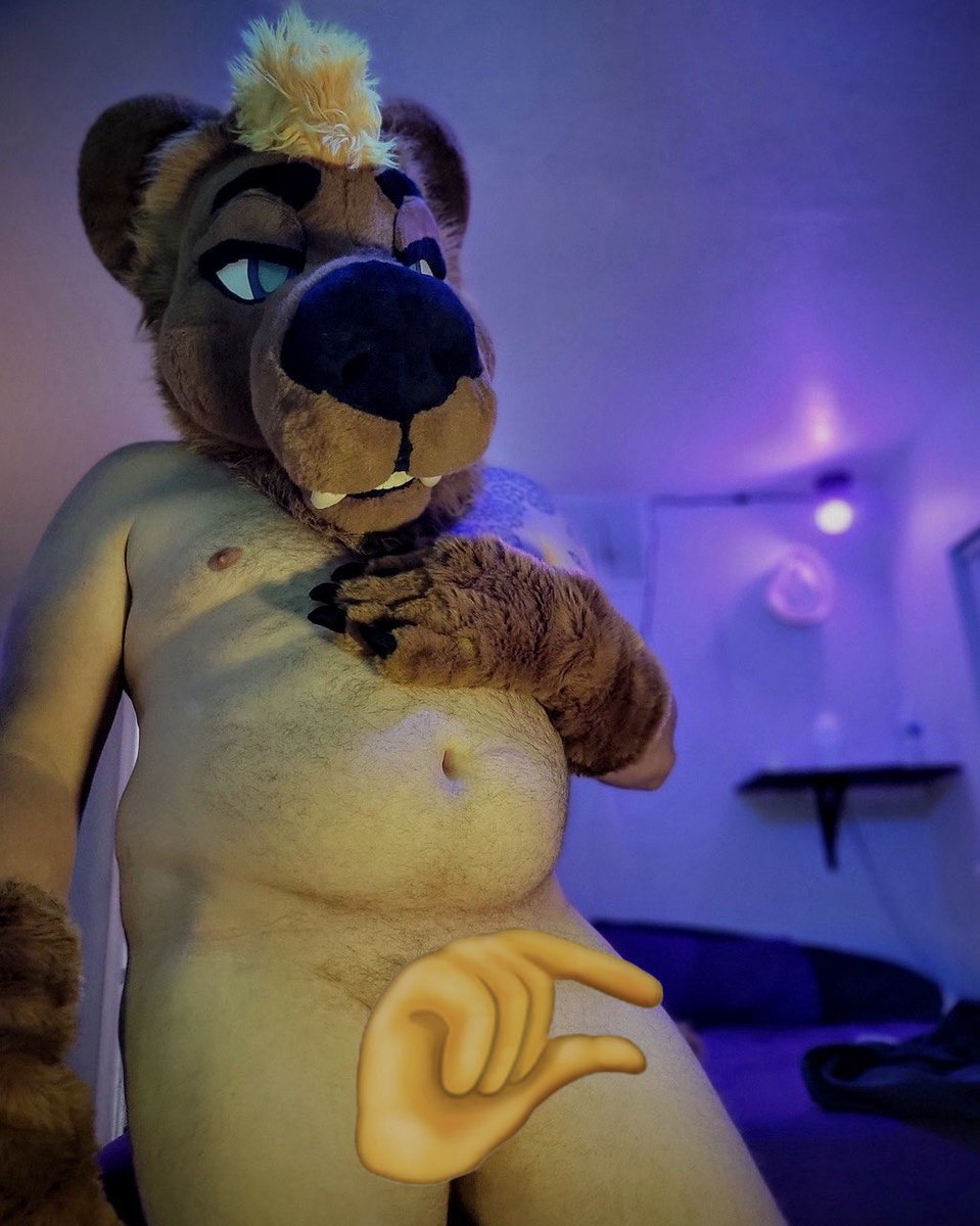 BlockbusterYeen's tweet photo. Happy #flexfriday and for this Flex Friday, I’m flexing my confidence in my body and my journey from plus size belly murrsuiter to fuckboy gym bro arc. 

People will hate confidence but hide behind walls of body types and “health”

Be you be true and fuckem 

(no you can’t have access to my ad now 😇)