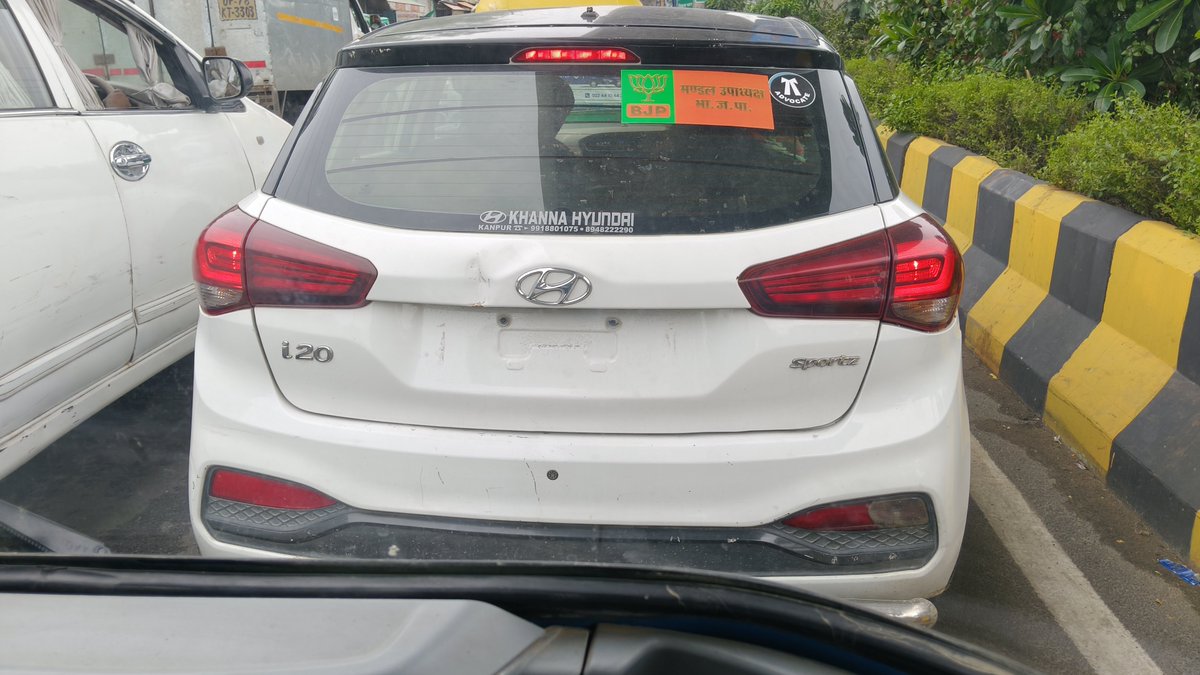 padamomar's tweet photo. बिना नंबर के गाड़ी भाजपा के मंडल उपाध्यक्ष चला सकते हैं। @BJP4UP @myogioffice @myogiadityanath @rtokanpur @DMKanpur @PMOIndia https://t.co/xfW9aLYL6f