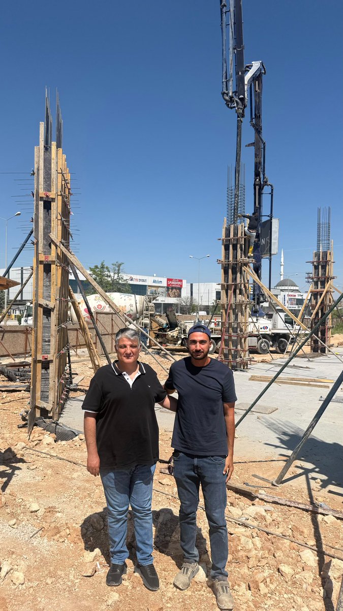 ImoGaziantep's tweet photo. İnşaat Mühendisleri Odası Gaziantep Şubesi Yönetim Kurulumuz;
➡️ Umass Yapı Denetim,
➡️ Gökseven Yapı,
➡️ Ak Mimarlık firma sahiplerini ve bu firmalarda görev yapan meslektaşlarımızı,
➡️ Üyemiz Musa Güner’i ise şantiyede ziyaret etmiştir.
👇👇
https://t.co/reLHEOAIOy
@mzbulut https://t.co/QysPhT2xhk