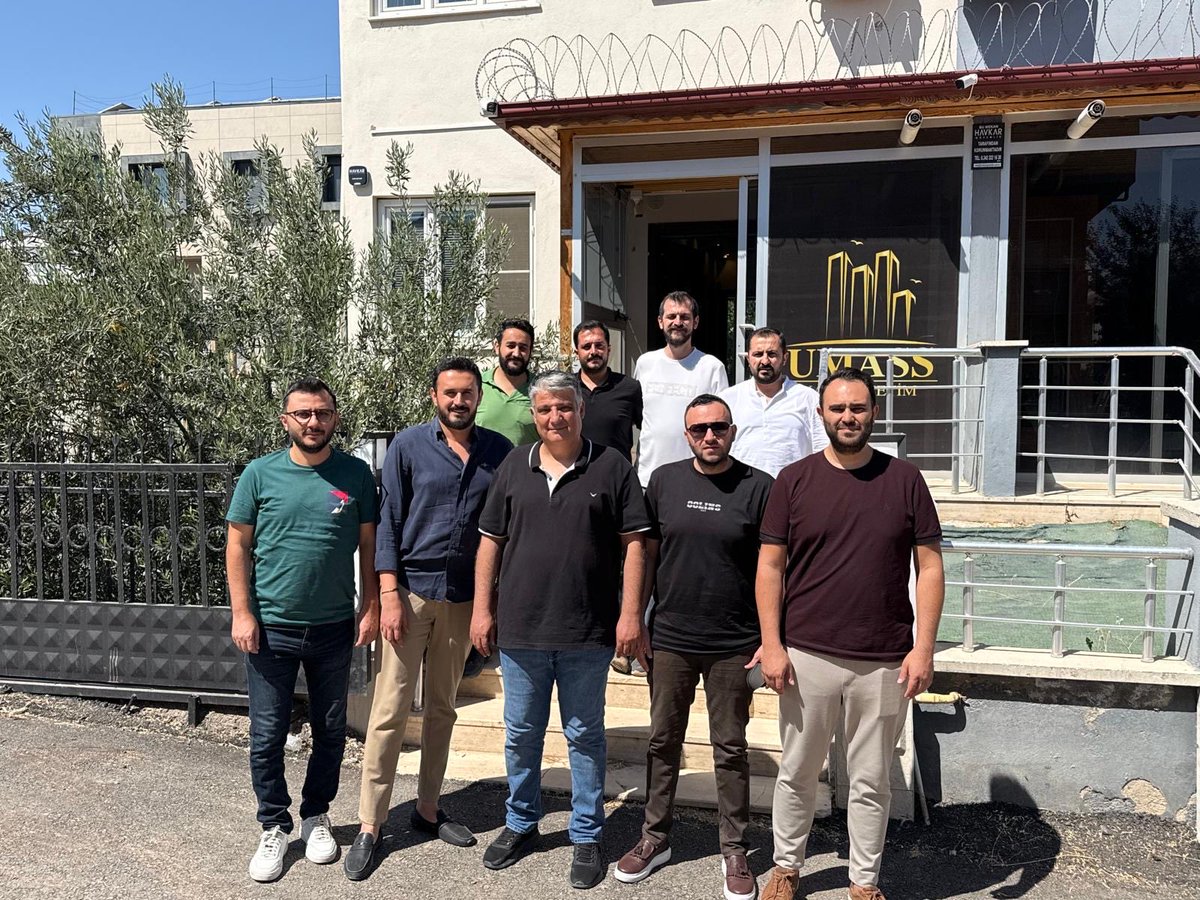 ImoGaziantep's tweet photo. İnşaat Mühendisleri Odası Gaziantep Şubesi Yönetim Kurulumuz;
➡️ Umass Yapı Denetim,
➡️ Gökseven Yapı,
➡️ Ak Mimarlık firma sahiplerini ve bu firmalarda görev yapan meslektaşlarımızı,
➡️ Üyemiz Musa Güner’i ise şantiyede ziyaret etmiştir.
👇👇
https://t.co/reLHEOAIOy
@mzbulut https://t.co/QysPhT2xhk