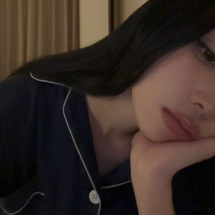 ipreferkmj's tweet photo. she looks so hot in this live. imagine getting to see this every night.. karina so luck asfk https://t.co/a0pyXdFqpu