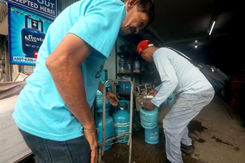 pnagovph's tweet photo. LPG (liquefied petroleum gas) tanks for delivery at a store in Manila on Friday (July 10, 2026). The Bureau of Internal Revenue said the excise tax rates on kerosene and LPG will return to the rates prescribed under the National Internal Revenue Code, following the drop in Dubai crude oil prices. The average Dubai crude oil price for June, based on the Mean of Platts Singapore, is down to USD79.45 per barrel, below the USD80 per barrel threshold under a previous executive order. The three-month suspension of excise taxes cost the government approximately P2.5 billion in lost revenues according to Finance Secretary Frederick Go. | PNA photos by Yancy Lim
