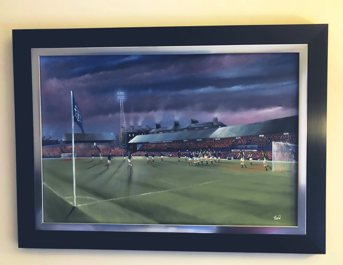 StadiumPortrait's tweet photo. Sports art for all occasions - original artwork by artist Paul Town along with box canvases, prints, jigsaws and more - find your club at https://t.co/4yASYe9Y2N
Give me a follow and a RT #dundee #Dundee #dunfeefc #DundeeFC https://t.co/45JGcfi0BH