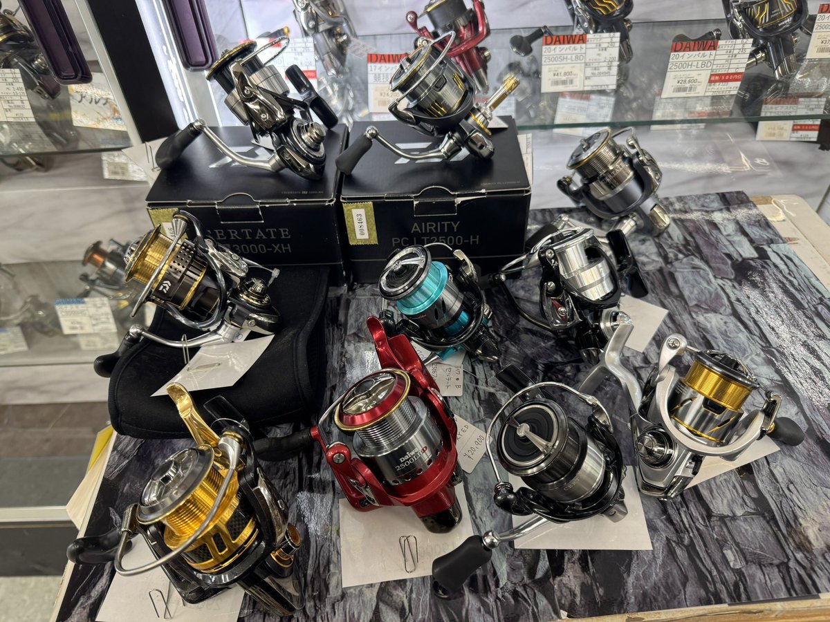 リール 4点セット まとめ売り 本日リール出しました〜( *ˊᵕˋ)ﾉ 今回も美品多数です！ ご来店お待ち