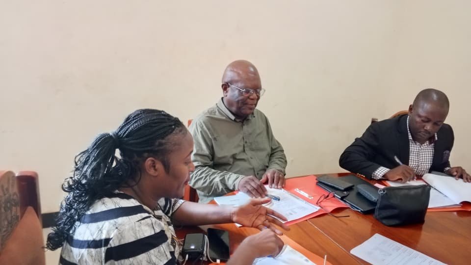 fmkabalega's tweet photo. UPDATE: The Hoima East Division Member of Parliament Dr. Patrick Mwesigwa Isingoma Obama has been reappointed as the chairperson of the Hoima City Roads committee. Obama's re-appointment was unanimously agreed by all committee members.

📸@Emmaowebirungo 
#KabalegafmUpdates https://t.co/CIzLsSccgW