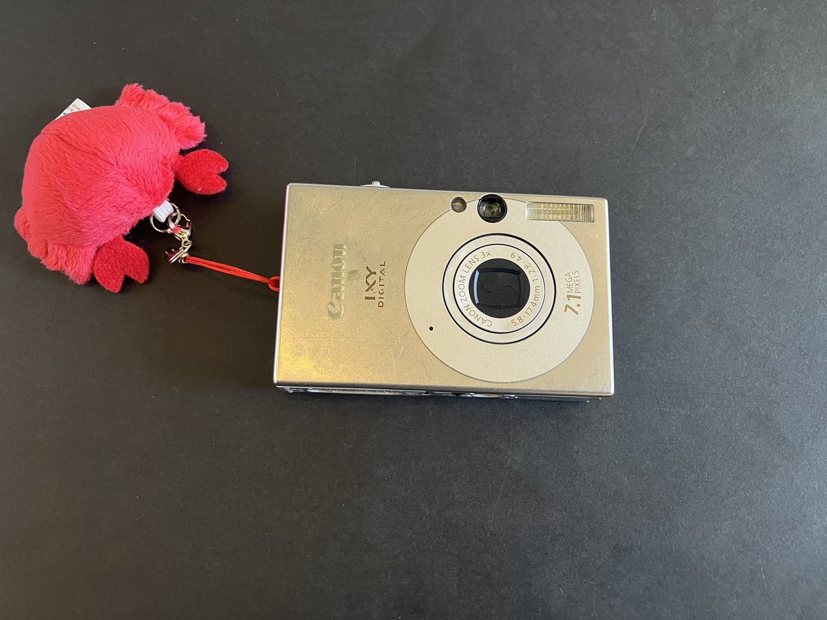 IXY digital 10📸 20年くらい前に買ったやつ、掃除してたら出てきた