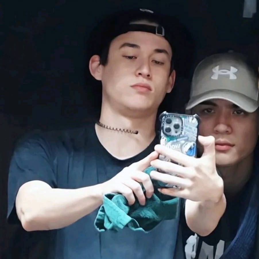gawiincatskey's tweet photo. mirip meme ini😭😭 https://t.co/x9Rt1nRpIA