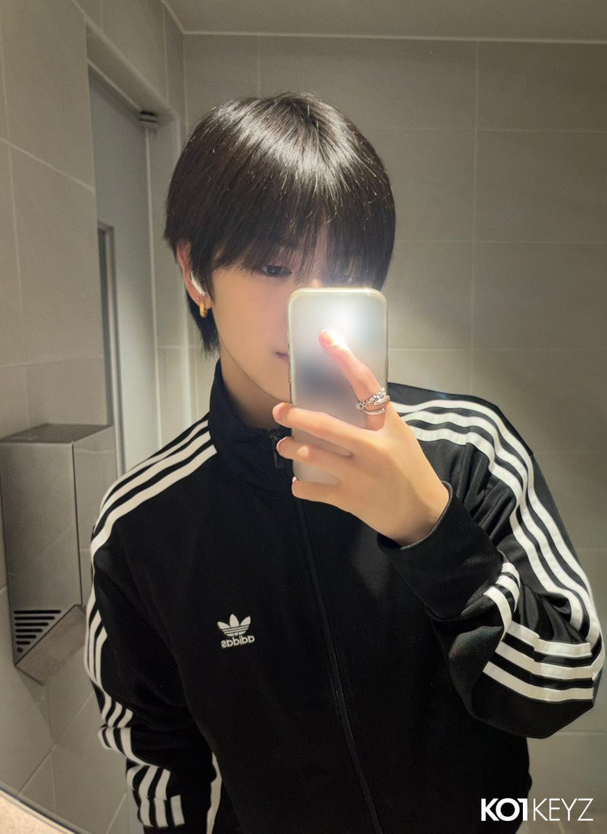 kimchedol's tweet photo. 📓「KO1LY」のみんな！！！ #照井康祐 https://t.co/PcELfO0Fsa