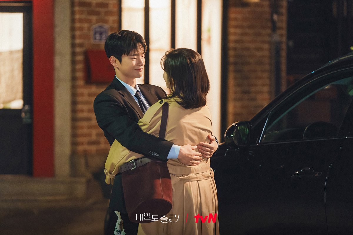 CJnDrama's tweet photo. 자고로 가장 짜릿한 연애는
사내 비밀 연애 아니겠어요?🤫💙
시우🩵지윤의 아슬아슬 사내연애 본격 시작!

[월화] 저녁 8:50ㅣtvN

#즐거움엔20tvN #내일도출근! #SeeYouatWorkTomorrow!
#tvN #Wavve #웨이브 https://t.co/C0BfMEw7bo