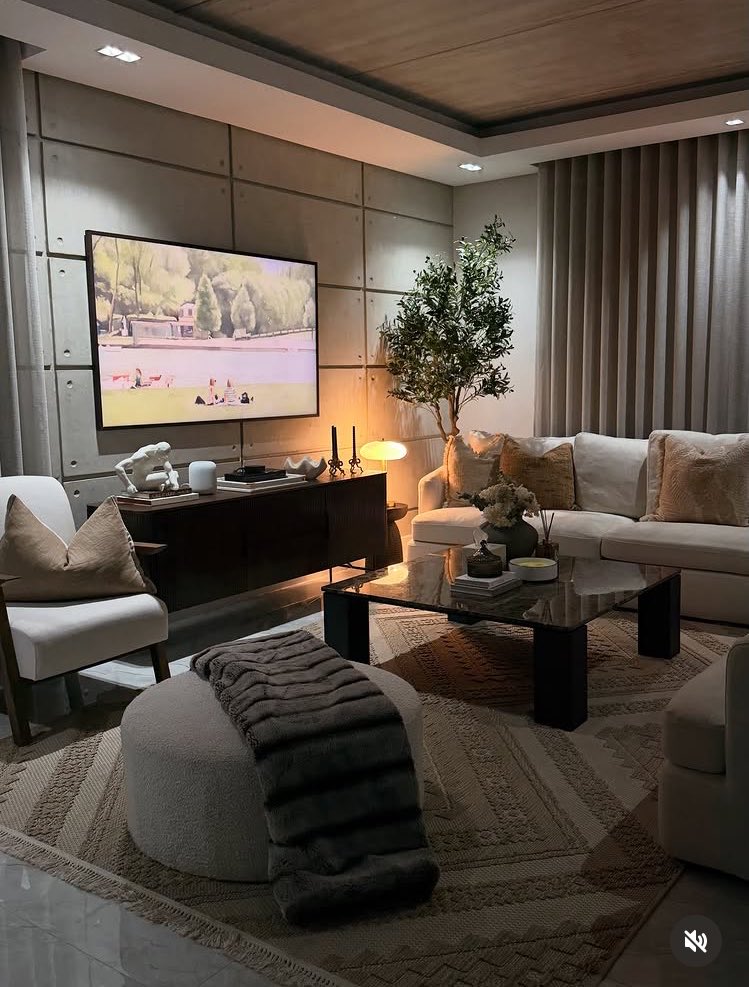 NomceboMasilel2's tweet photo. Grace’s house is giving Pinterest aesthetics✨
Neutral tones,warm lights and main character energy.🫦🫰🏾 https://t.co/6uIX4WHuUM