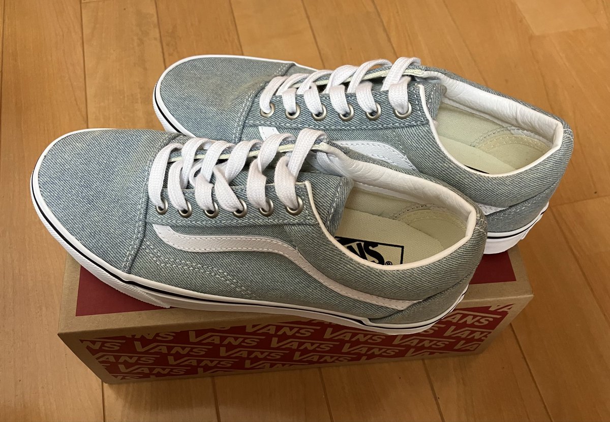 Fuminomado1's tweet photo. 錦戸亮さんモデルのVansのSummer Denim Pack
どうしようか迷ってたけど今日購入してきました。
Old SkoolのBlueにしました。
抽選申し込みも完了。

#Vans
#ABCマート
#錦戸亮 https://t.co/UhXtf3O24J