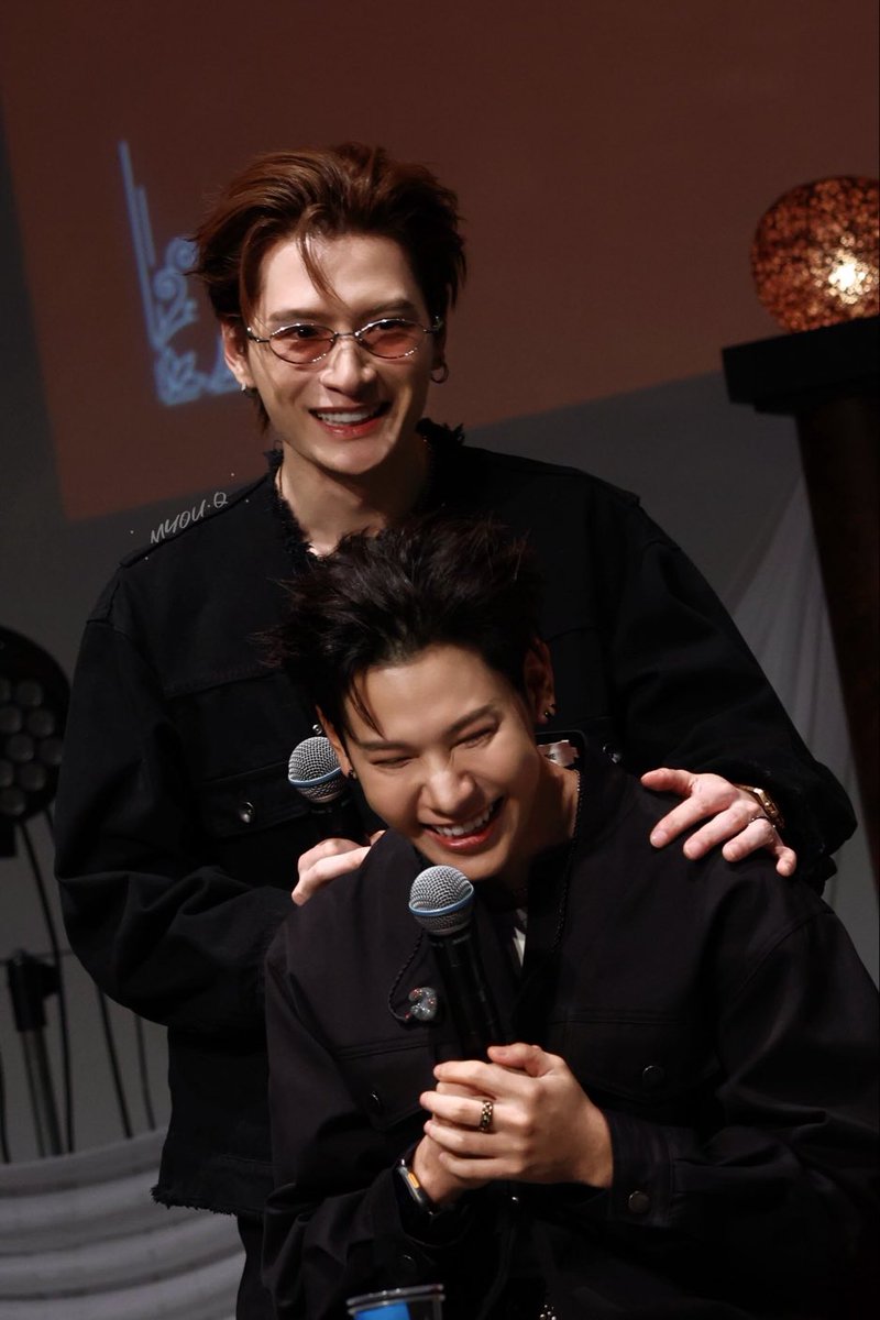 Olive_Hopes's tweet photo. Happy KristSingto just warms my heart  🥹🖤

#คริสสิงโต #KristSingto 
#KristPerawat #SingtoPrachaya https://t.co/uO2SraTKx9