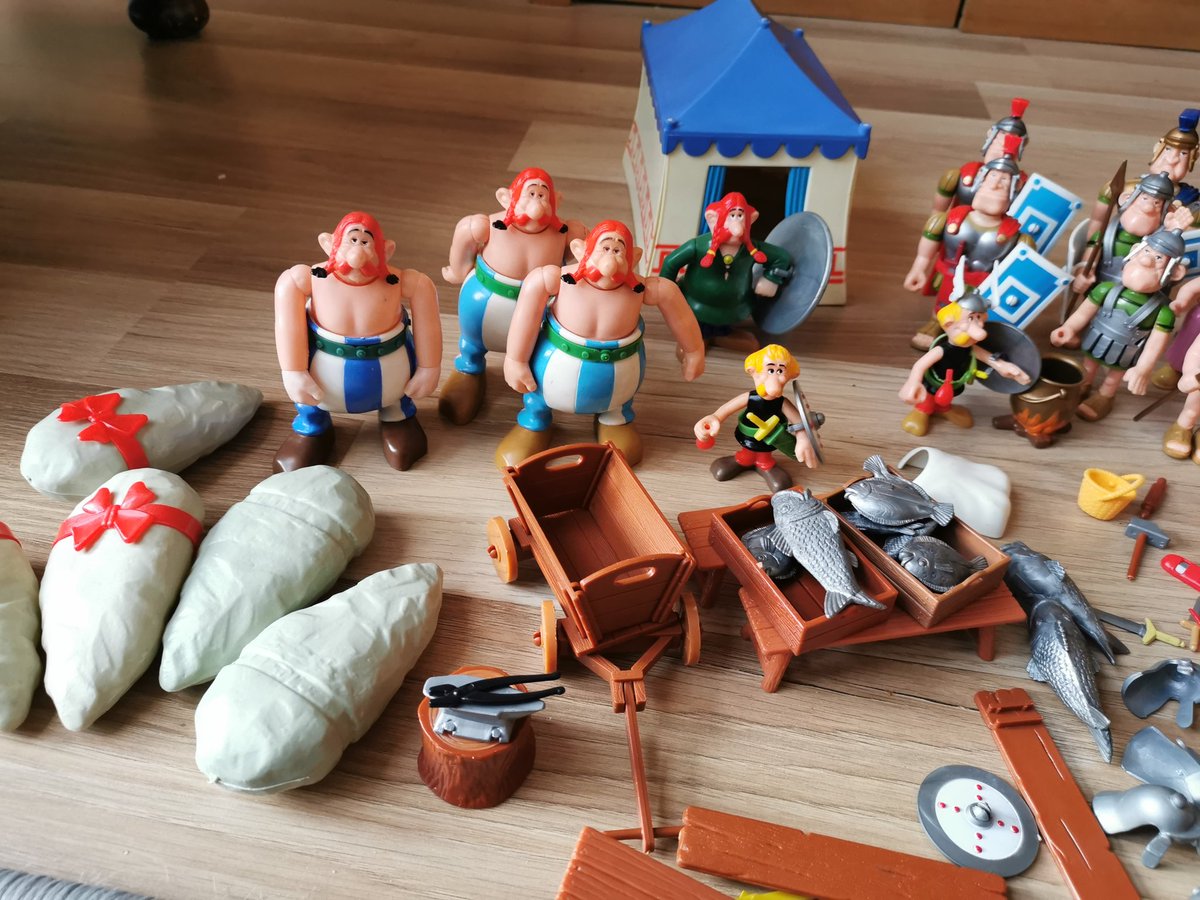 skywise63's tweet photo. Asterix Figuren aus der Reihe Play Asterix von Toycloud.
Super Serie von denen ich in den 90ern mal sehr viel hatte. Mittlerweile hab ich wieder ein paar Sachen, aber gar keinen Platz zum zeigen.
Deswegen mal hier ein paar Bilder
#Asterix
#Toycloude
#Obelix
#Toycloude https://t.co/jHGAap3CCg