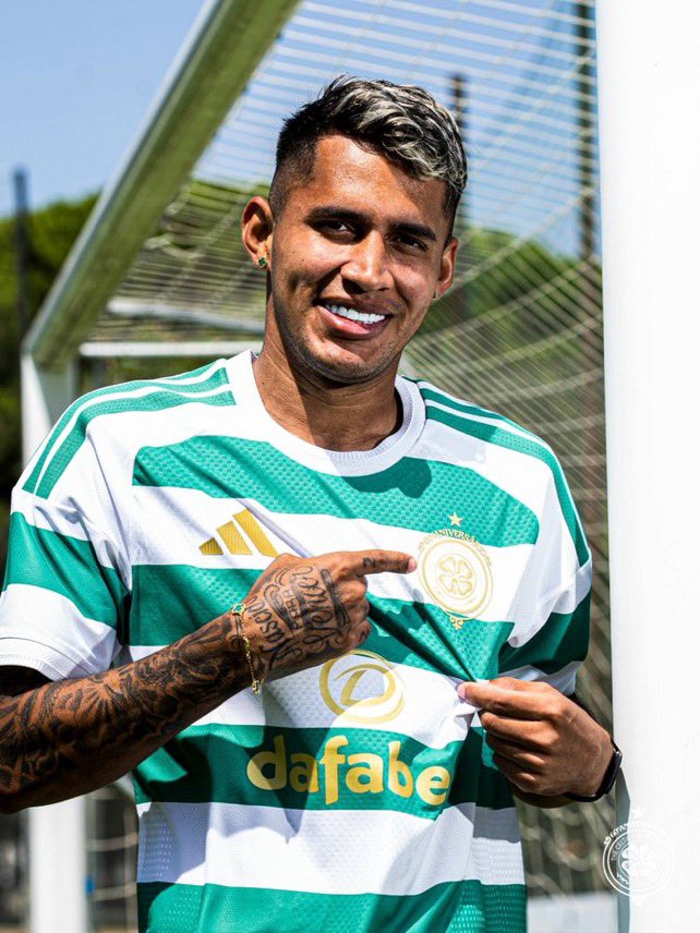 thatchrisfeeney's tweet photo. This boy even looks like a Hun skelper… ☘️☘️☘️ https://t.co/WRvxymoJGA