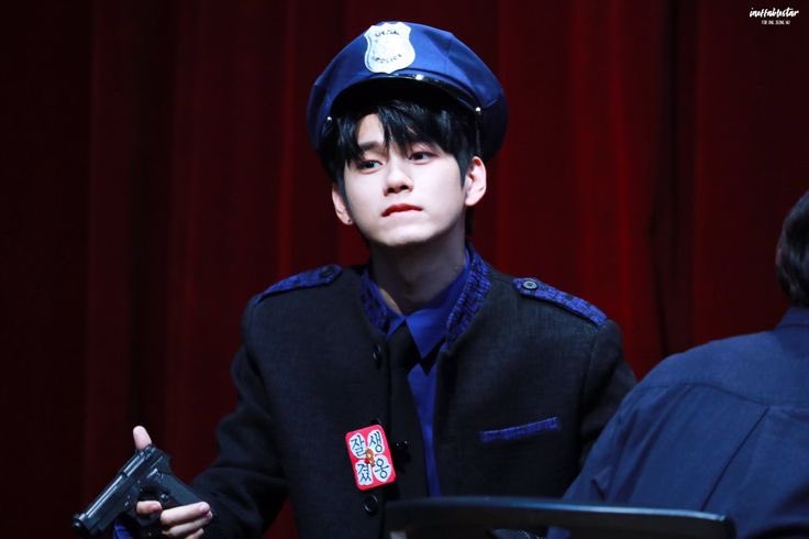 25e0_'s tweet photo. 아니 그니까 내 말은 차성우가 안죽고행복하게경찰되면 조켓다고 https://t.co/3AVHwI91rc