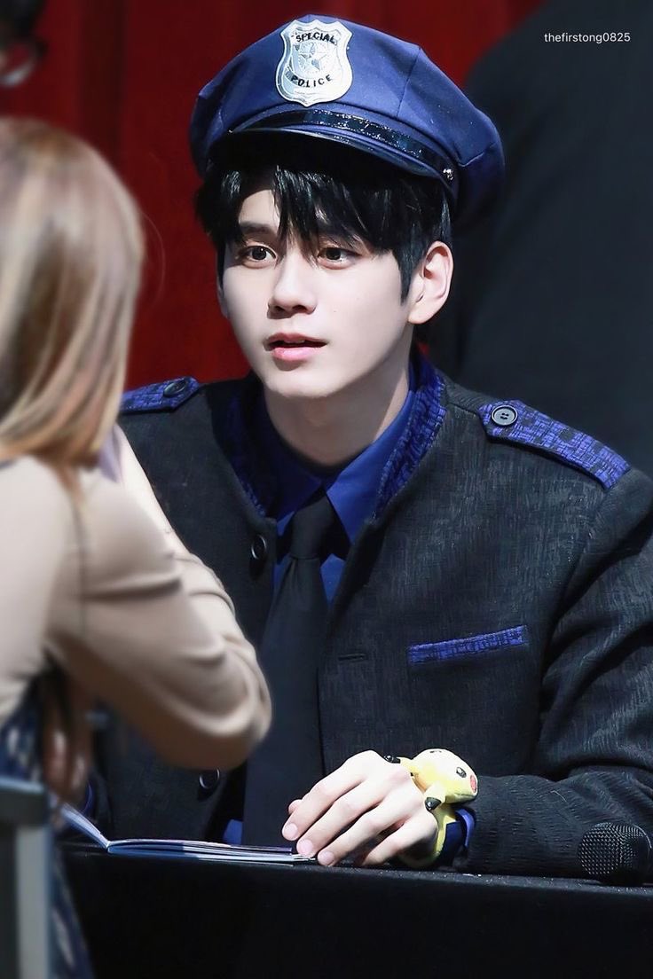 25e0_'s tweet photo. 아니 그니까 내 말은 차성우가 안죽고행복하게경찰되면 조켓다고 https://t.co/3AVHwI91rc