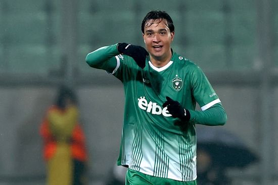 Sky_Marlon89's tweet photo. ➡️ #Olympiacos Piraeus are close to sign Serbian international Petar #Stanic. A transfer fee of €9 million is being discussed, though the deal is not yet finalized. Stanic is considered the best player in the #Ludogorets Razgrad squad and had already received inquiries from Serie A and La Liga this summer. 🇷🇸🇬🇷 @SkySportDE