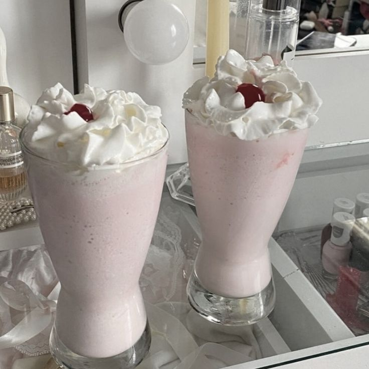ananoaamber's tweet photo. ⋆˚꩜｡ POV: You can eat anything without gaining weight. What are you eating? ⋆˚꩜｡
#edtwt #motivation #ed https://t.co/1x4zmORcwg