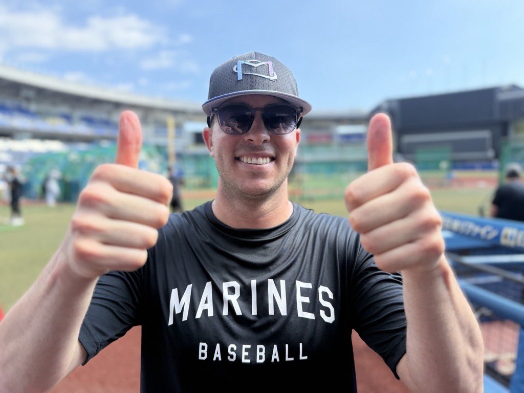 chibalotte_pr's tweet photo. #サム・ロング 投手、31歳になって最初の先発。
「ガンバリマース！」と笑顔。
#chibalotte #広報 https://t.co/k2iL3vYQEp