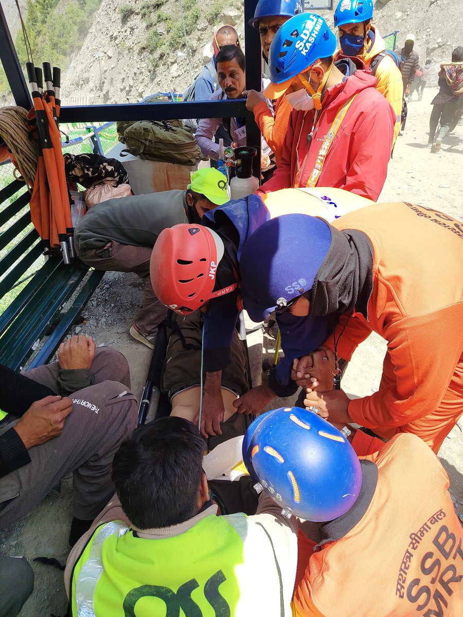 SSBSHQSRINAGAR's tweet photo. #SSB MRT, alongwith #JKP Armed MRT, swiftly rescued Shaukat Ali (30) after he became unconscious near #ZMode. Following immediate pre-hospital treatment, he was safely evacuated by stretcher to the State Hospital, Upper Railpathri.

United in Action. Unmatched in Compassion. https://t.co/wRagTr6VNd