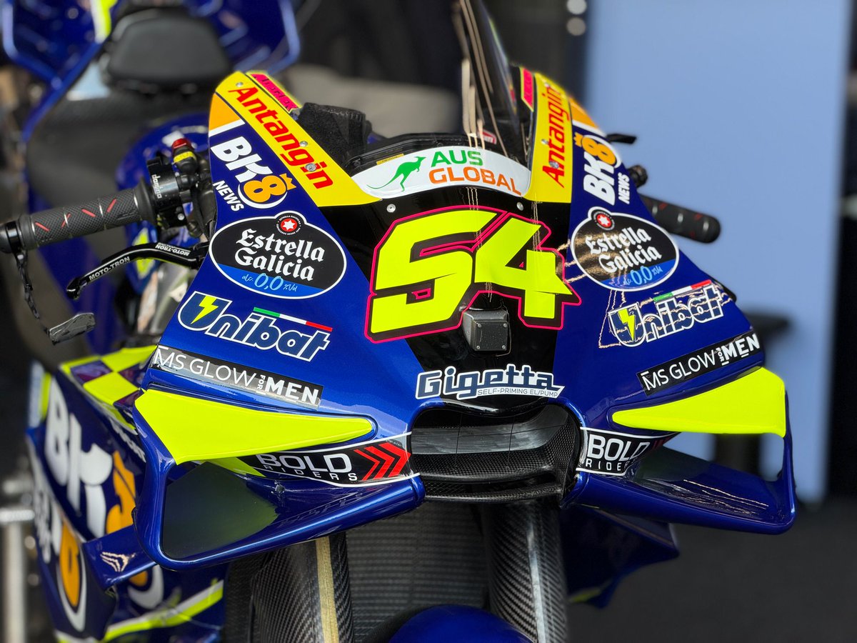 denkmit's tweet photo. Gresini Racing paying tribute to their early 00s success with this absolutely GLORIOUS effort 😍😍 https://t.co/nZYZIQMxdS