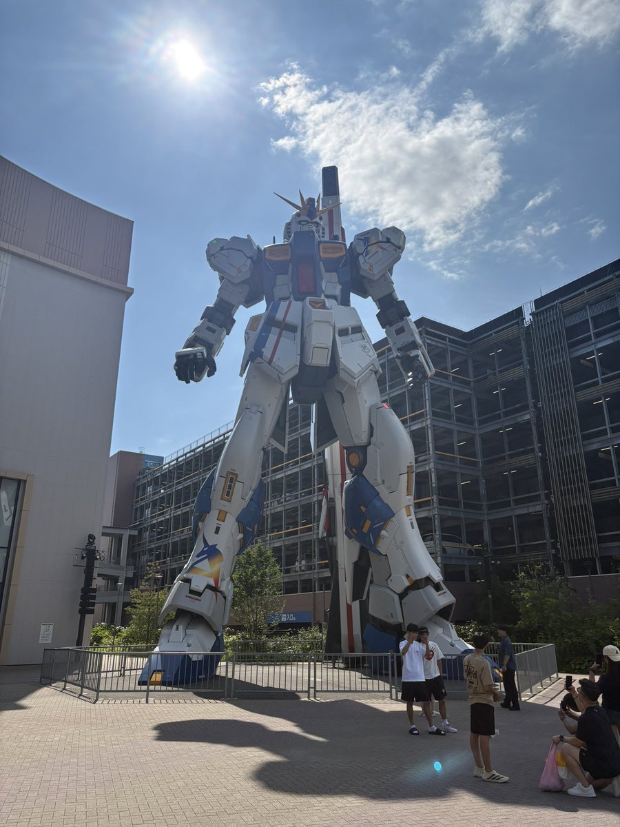 AzimuKokoro's tweet photo. νガンダムは伊達じゃない https://t.co/SgkI7bA8qa